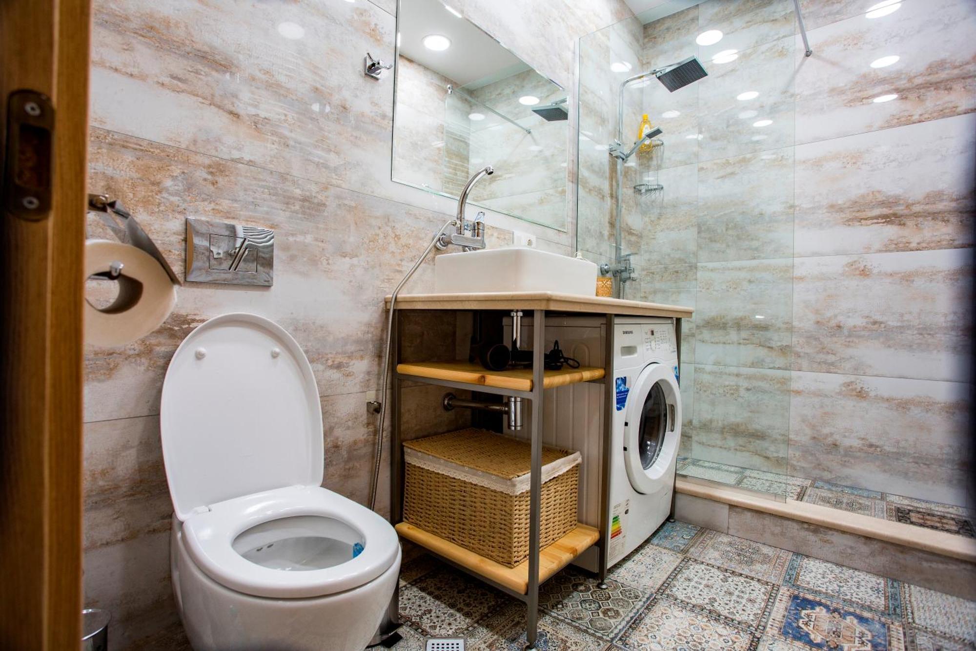 Yellow Apartment In Avlabari Tbilisi Exterior photo